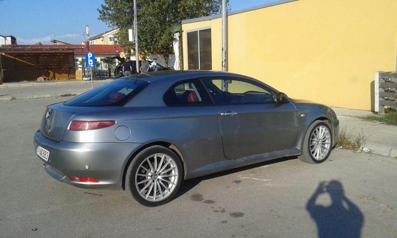 Alfa romeo gt 1.9 2005. - Vozila - Crna Gora