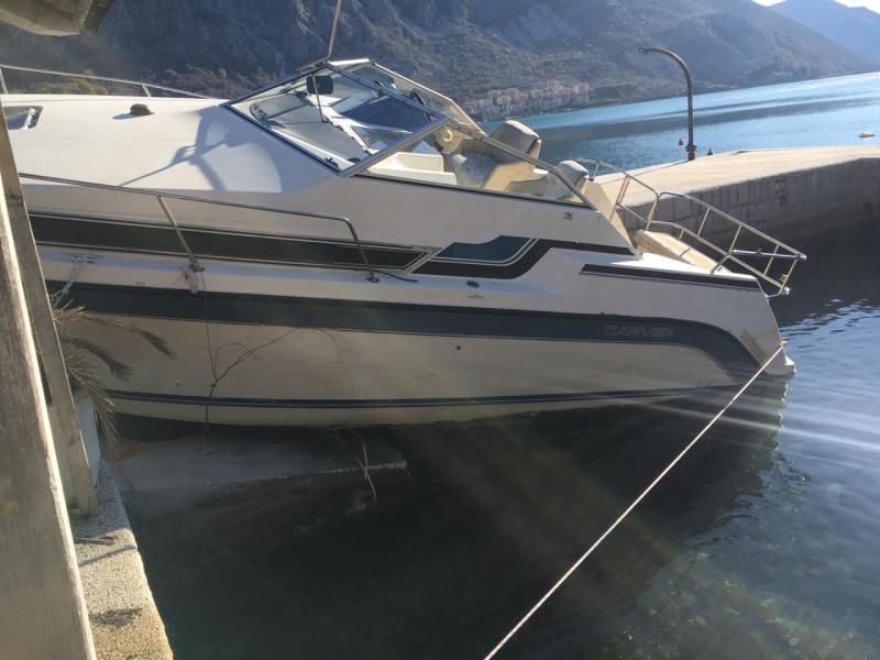 Hitno ! Jahta Carver Montego sa 2 motora Volvo Penta - Vozila - Crna Gora