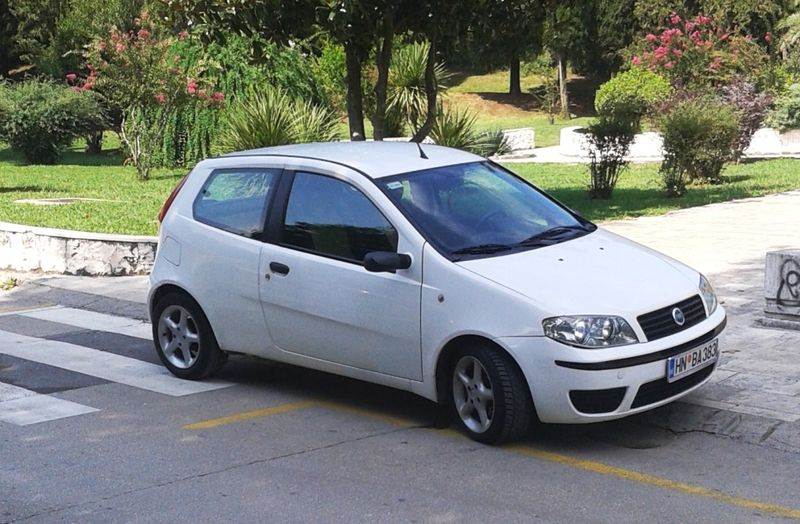 Prodajem Fijat Punto 1,9 JTD  2005 god. - Vozila - Crna Gora
