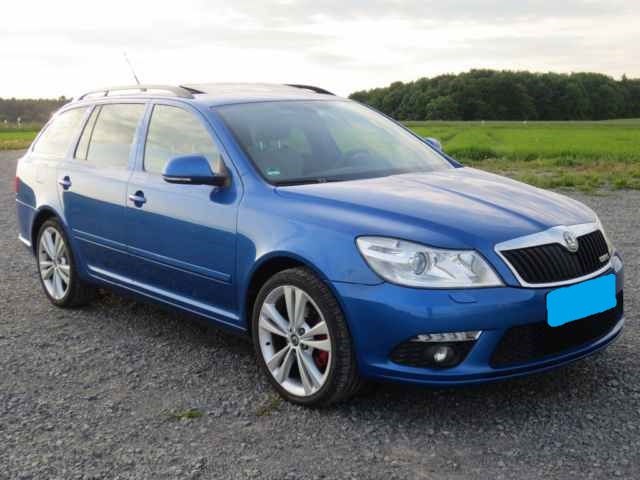 Skoda Octavia Combi 2.0TDI RS - Vozila - Crna Gora