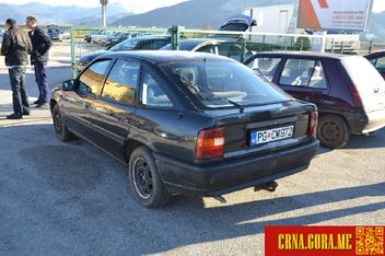 Prodajem auto: Opel - Vectra 1,4 I 069/492-98 1991 godište, Nikšić - Vozila - Crna Gora