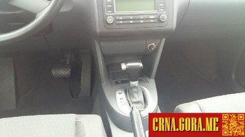 Prodajem auto: Volkswagen - Touran 1,9tdi automatik 2004 godište, Podgorica - Vozila - Crna Gora