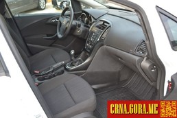 Prodajem auto: Opel - Astra 1.4 BENZIN 2010 godište, Nikšić - Vozila - Crna Gora