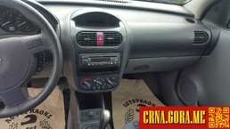 Prodajem auto: Opel - Corsa benz 2001 godište, Cetinje - Vozila - Crna Gora