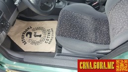 Prodajem auto: Opel - Corsa benz 2001 godište, Cetinje - Vozila - Crna Gora