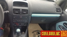 Prodajem auto: Renault - Clio benz 2003 godište, Cetinje - Vozila - Crna Gora