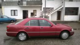 Polovan EXTRA Mercedes 220 C - Vozila - Crna Gora