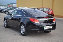 OPEL INSIGNIA - Vozila - Crna Gora