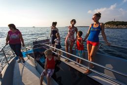 POLUPODMORNICA GLASS DOLPHIN - Vozila - Crna Gora