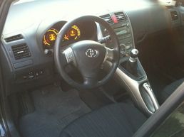 Prodajem: Toyota - Auris 2.0 D-4D - Vozila - Crna Gora