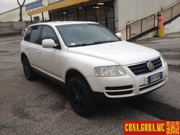 Prodajem auto: Volkswagen - Touareg 2,5tdi 2004 godište, Podgorica - Vozila - Crna Gora
