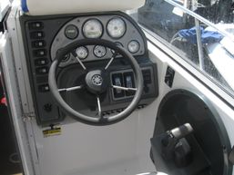 PRODAJEM FISHERMAN gliser CHAMPION explorer 6.82 - Vozila - Crna Gora