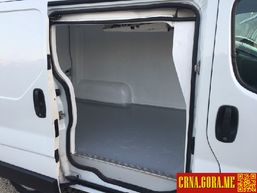 Prodajem auto: Renault - Traffic 1.9 dci 2002 godište, Podgorica - Vozila - Crna Gora