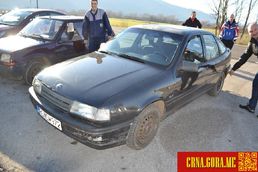 Prodajem auto: Opel - Vectra 1,4 I 069/492-98 1991 godište, Nikšić - Vozila - Crna Gora