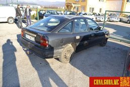 Prodajem auto: Opel - Vectra 1,4 I 069/492-98 1991 godište, Nikšić - Vozila - Crna Gora