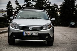 Prodajem Dacia - Sandero STEPWAY 1.5 dci - Vozila - Crna Gora