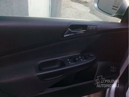 VOLKSWAGEN PASAT B 6 20 TDI AUTOMATIK - Vozila - Crna Gora