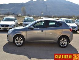 Prodajem auto: Alfa Romeo - Giulietta 1,6 JTDm2 2010 godište, Nikšić - Vozila - Crna Gora
