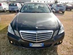 MERCEDES E 220 CDI CLASSIC BLUEFFICENY CRNA MET. - Vozila - Crna Gora