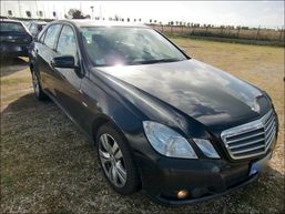 MERCEDES E 220 CDI CLASSIC BLUEFFICENY CRNA MET. - Vozila - Crna Gora