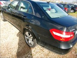 MERCEDES E 220 CDI CLASSIC BLUEFFICENY CRNA MET. - Vozila - Crna Gora