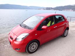 Prodajem Toyotu Yaris limuzina 2010 god - Vozila - Crna Gora