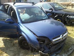 opel vectra c 2003. 2.0 dti havarisan - Vozila - Crna Gora