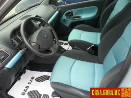 Prodajem auto: Renault - Clio 1.2 16v 2002 godište, Podgorica - Vozila - Crna Gora