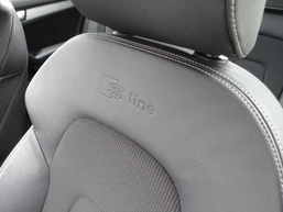 Audi A4 Avant 2.0 TDI S line - Vozila - Crna Gora