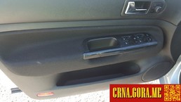 Prodajem auto: Volkswagen - Golf 4 tdi 2001 godište, Cetinje - Vozila - Crna Gora