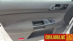 Prodajem auto: Volkswagen - Polo benz 2002 godište, Cetinje - Vozila - Crna Gora