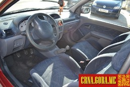 Prodajem auto: Renault - Clio 1.4 benzin 2001 godište, Nikšić - Vozila - Crna Gora